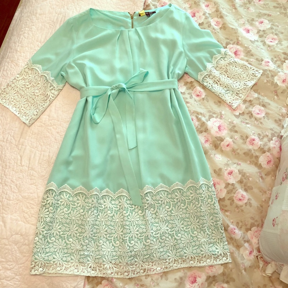 Gorgeous Gianni Bini Dress